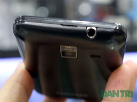 Đập hộp Samsung Wave M chạy Bada 2.0 đầu tiên - 8