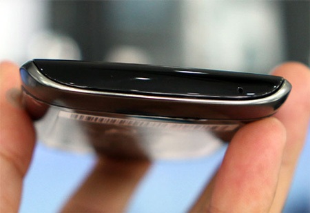 Đập hộp BlackBerry Curve 9360 chính hãng giá 8,75 triệu đồng - 10