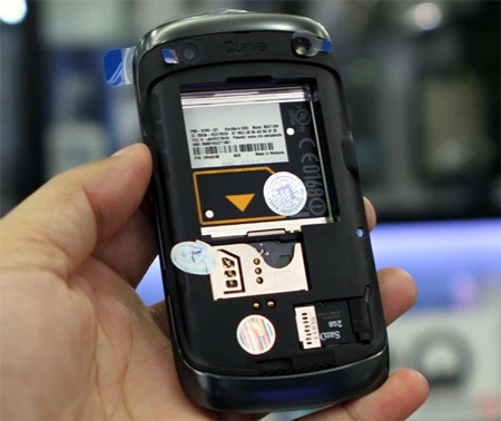 Đập hộp BlackBerry Curve 9360 chính hãng giá 8,75 triệu đồng - 12