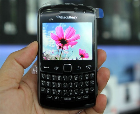 Đập hộp BlackBerry Curve 9360 chính hãng giá 8,75 triệu đồng - 18