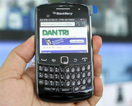 Đập hộp BlackBerry Curve 9360 chính hãng giá 8,75 triệu đồng - 20