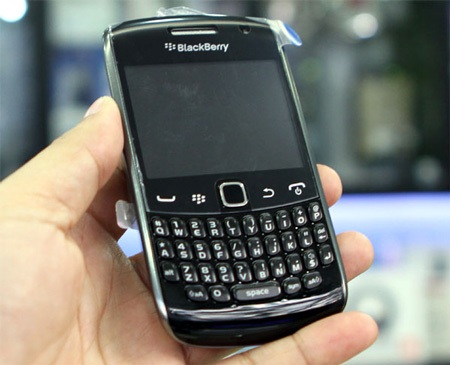 Đập hộp BlackBerry Curve 9360 chính hãng giá 8,75 triệu đồng - 4