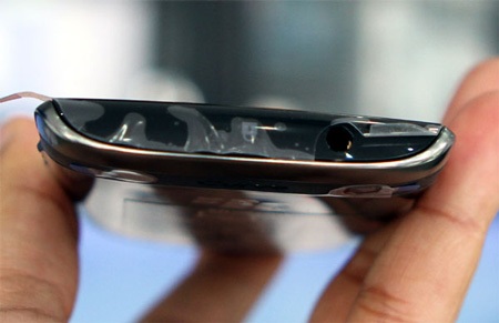 Đập hộp BlackBerry Curve 9360 chính hãng giá 8,75 triệu đồng - 8