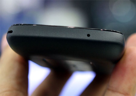 Đập hộp HTC Explorer chính hãng giá dưới 6 triệu - 5