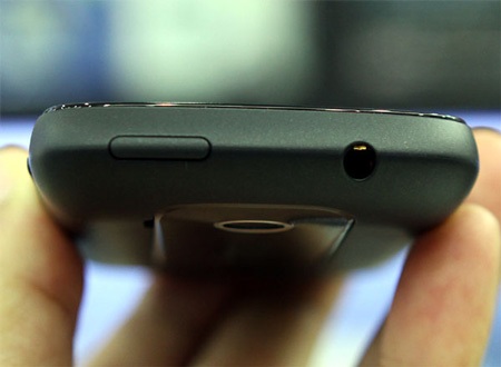 Đập hộp HTC Explorer chính hãng giá dưới 6 triệu - 6