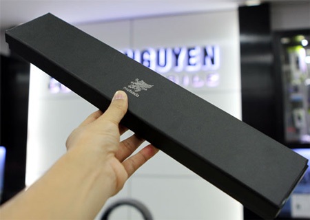 Ngắm smartphone dát vàng đầu tiên của Mobiado giá 86 triệu  - 1