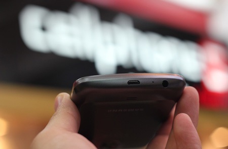 Galaxy Nexus xách tay giá trên 18 triệu đồng - 9 Galaxy Nexus xách tay giá trên 18 triệu đồng - 9