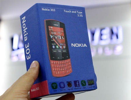 Cận cảnh Nokia Asha 303 chính hãng giá rẻ - 1