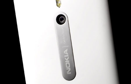 Nokia sắp bán Lumia 800 trắng tinh khôi - 4 Nokia sắp bán Lumia 800 trắng tinh khôi - 4