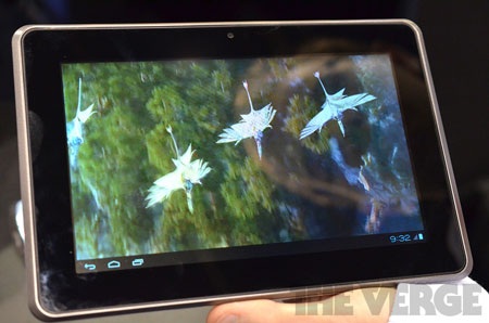 Máy tính bảng Android 4.0 3D không cần kính đầu tiên - 4