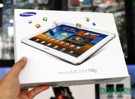 Đập hộp Galaxy Tab 10.1 “độc” tại Việt Nam - 1