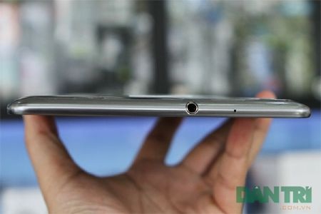 Đập hộp Galaxy Tab 7.7 chính hãng giá 15,5 triệu đồng - 8
