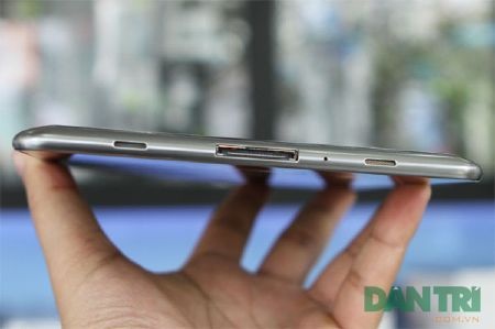 Đập hộp Galaxy Tab 7.7 chính hãng giá 15,5 triệu đồng - 9
