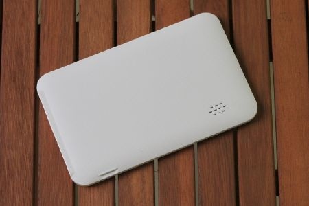 Cận cảnh máy tính bảng giá rẻ nhất 1,8 triệu đồng