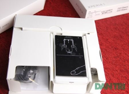Sony Xperia S đặc biệt về Việt Nam giá 16,5 triệu đồng