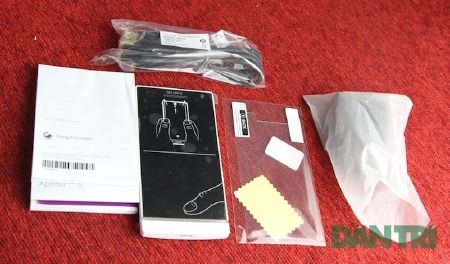Sony Xperia S đặc biệt về Việt Nam giá 16,5 triệu đồng