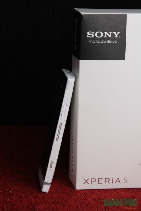 Sony Xperia S đặc biệt về Việt Nam giá 16,5 triệu đồng