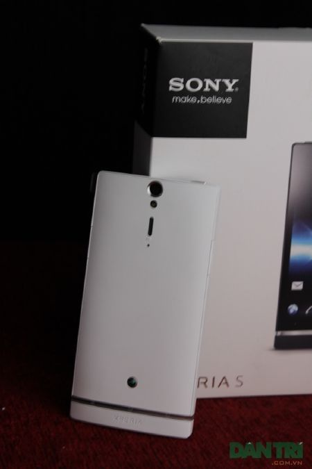 Sony Xperia S đặc biệt về Việt Nam giá 16,5 triệu đồng
