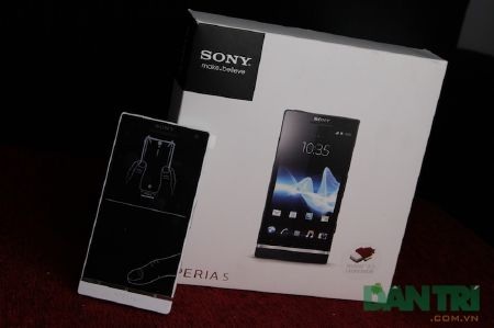 Sony Xperia S đặc biệt về Việt Nam giá 16,5 triệu đồng