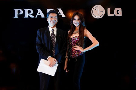 Dàn sao Việt đầu tiên sở hữu điện thoại PRADA by LG 3.0