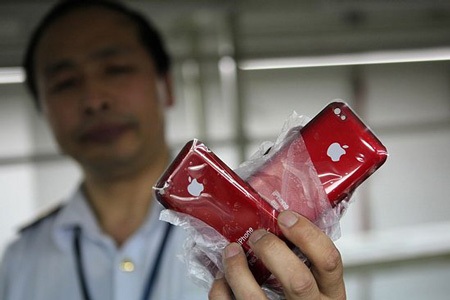 Trung Quốc truy quét nguồn cung cấp iPhone dỏm