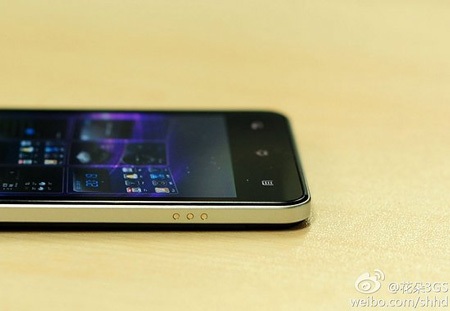 Smartphone mỏng nhất thế giới xuất hiện 