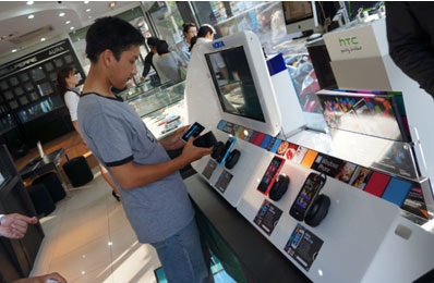 Sôi động dùng thử Nokia Lumia tại 21 cửa hàng - 2 Sôi động dùng thử Nokia Lumia tại 21 cửa hàng