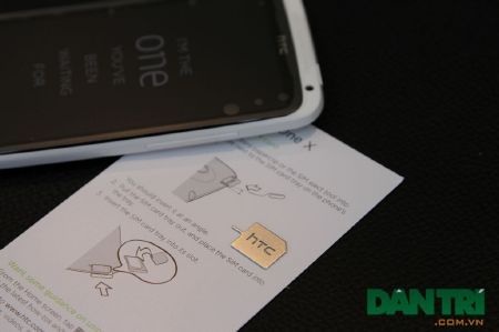 Đập hộp điện thoại lõi tứ HTC One X đầu tiên về Việt Nam