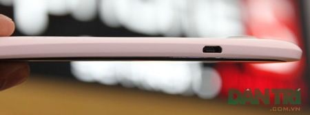 Đập hộp điện thoại lõi tứ HTC One X đầu tiên về Việt Nam