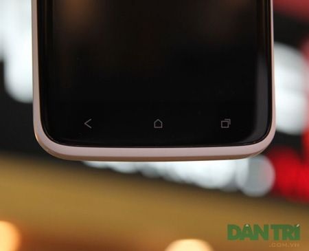 Đập hộp điện thoại lõi tứ HTC One X đầu tiên về Việt Nam