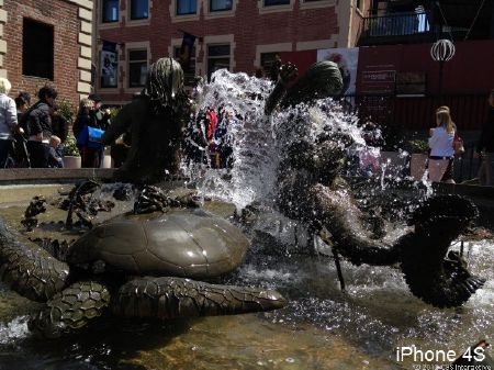 Nokia Lumia 900 và iPhone 4S “đọ” camera