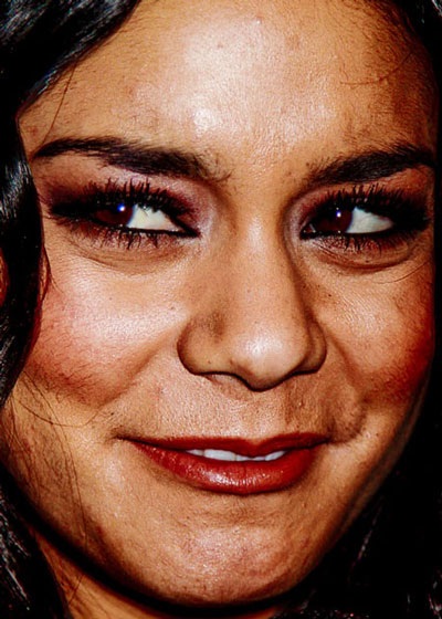 Choáng với ảnh cận mặt “bóc mẽ” các ngôi sao