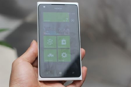Nokia đưa 4 điện thoại Lumia đầu tiên về Việt Nam - 5 Nokia đưa 4 điện thoại Lumia đầu tiên về Việt Nam