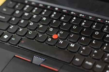 Lenovo ThinkPad Edge E125- Nhỏ gọn và cứng cáp - 3 Lenovo ThinkPad Edge E125- Nhỏ gọn và cứng cáp
