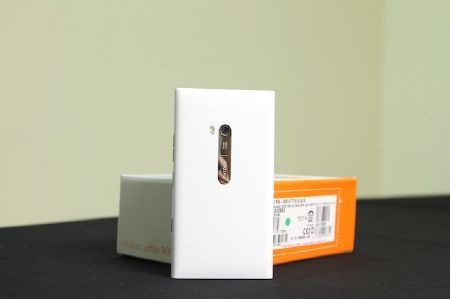Nokia Lumia 900 về Việt Nam giá 12,3 triệu đồng