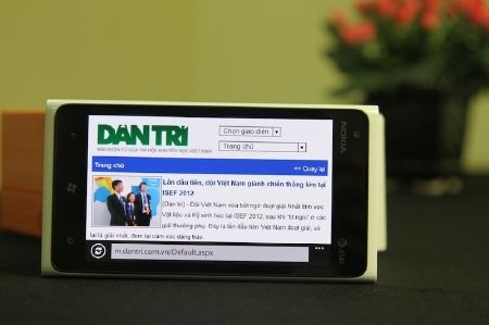 Nokia Lumia 900 về Việt Nam giá 12,3 triệu đồng