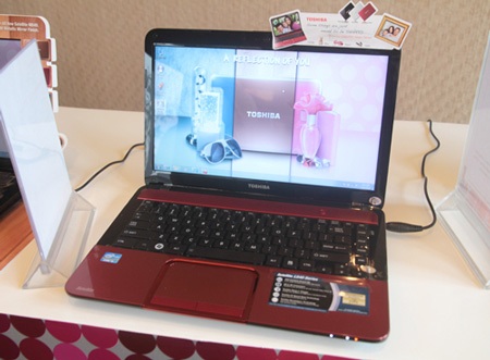 Toshiba trình làng dòng laptop Satellite 800 tại Việt Nam