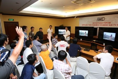 TV Samsung, Sony, LG “đọ sức” tại Sài Gòn