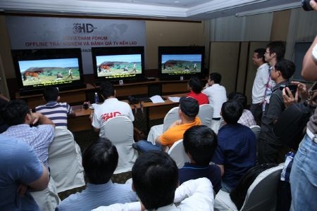 TV Samsung, Sony, LG “đọ sức” tại Sài Gòn