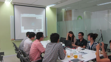 Hãng Internet hàng đầu Hàn Quốc “xâm nhập” thị trường Việt - 1 Đại diện Naver giới thiệu về thanh công cụ dành cho người dùng Việt Nam.