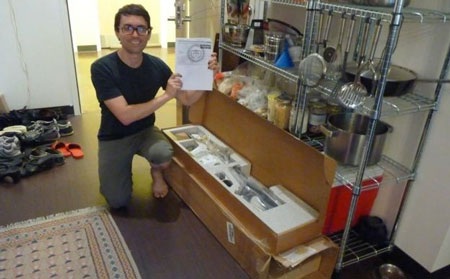 Món hàng bất đắt dĩ mà ông Seth Horvitz nhận được là một khẩu súng trường.