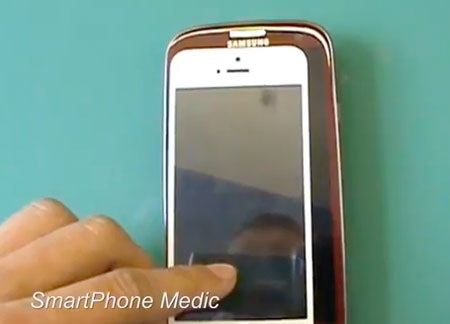 iPhone mới nhỏ hơn so với Samsung Galaxy S III (dưới)