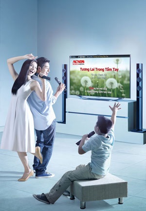 Hát karaoke trên Smart TV - 2 Điểm tiện lợi nhất của hát Karaoke trên Samsung Smart TV là không cần lắp đầu Karaoke rời