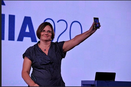 Nokia Lumia 920 “đăng đàn” với Windows Phone 8 - 4 Nokia Lumia 920 “đăng đàn” với Windows Phone 8