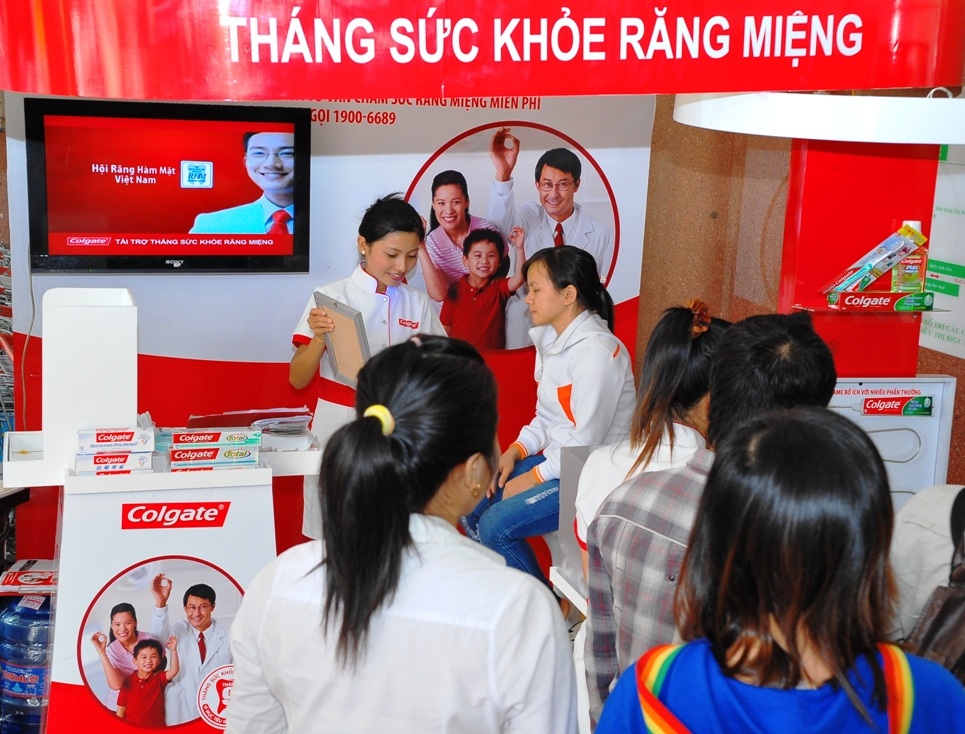 Sôi nổi tháng sức khỏe răng miệng 2012 - 3 Bác sĩ Thỏ vui nhộn giúp các bé dễ dàng tiếp thu bài giảng về chăm sóc răng miệng