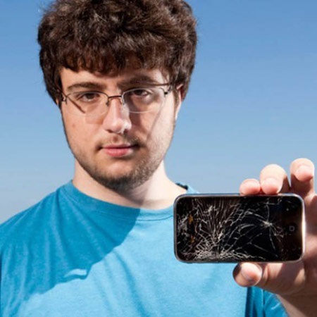 Apple chia tay với hacker lừng danh chuyên bẻ khoá iPhone - 1 Nicholas
Allegra với biệt danh là