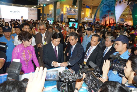 4 ông lớn “độc chiếm” triển lãm Mobile Việt Nam 2012