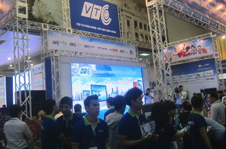 Gian hàng VTC mobile trưng bày các dịch vụ game dành cho di động.