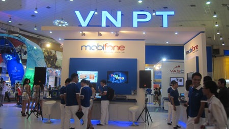 Gian hàng VNPT giới thiệu các dịch vụ, sản phẩm của hai đơn vị thành viên là VinaPhone và MobiFone.