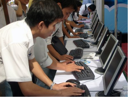 Một loạt công ty bị xử phạt vì bán máy tính cài phần mềm lậu - 1 Một loạt công ty bị xử phạt vì bán máy tính cài phần mềm lậu